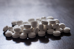 opioids - Copyright – Stock Photo / Register Mark